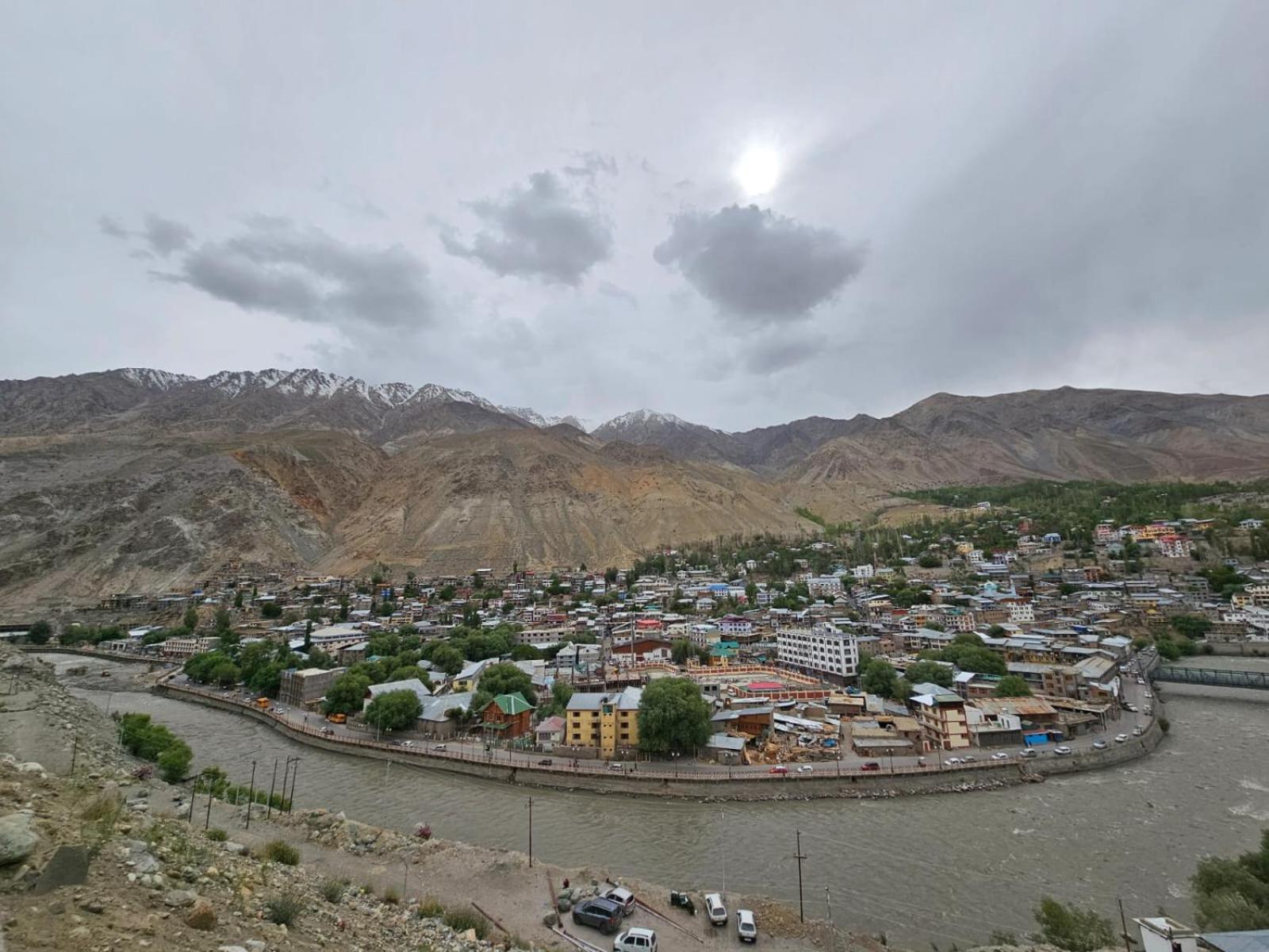 Hotel Afzal And Restaurant Kargil Buitenkant foto